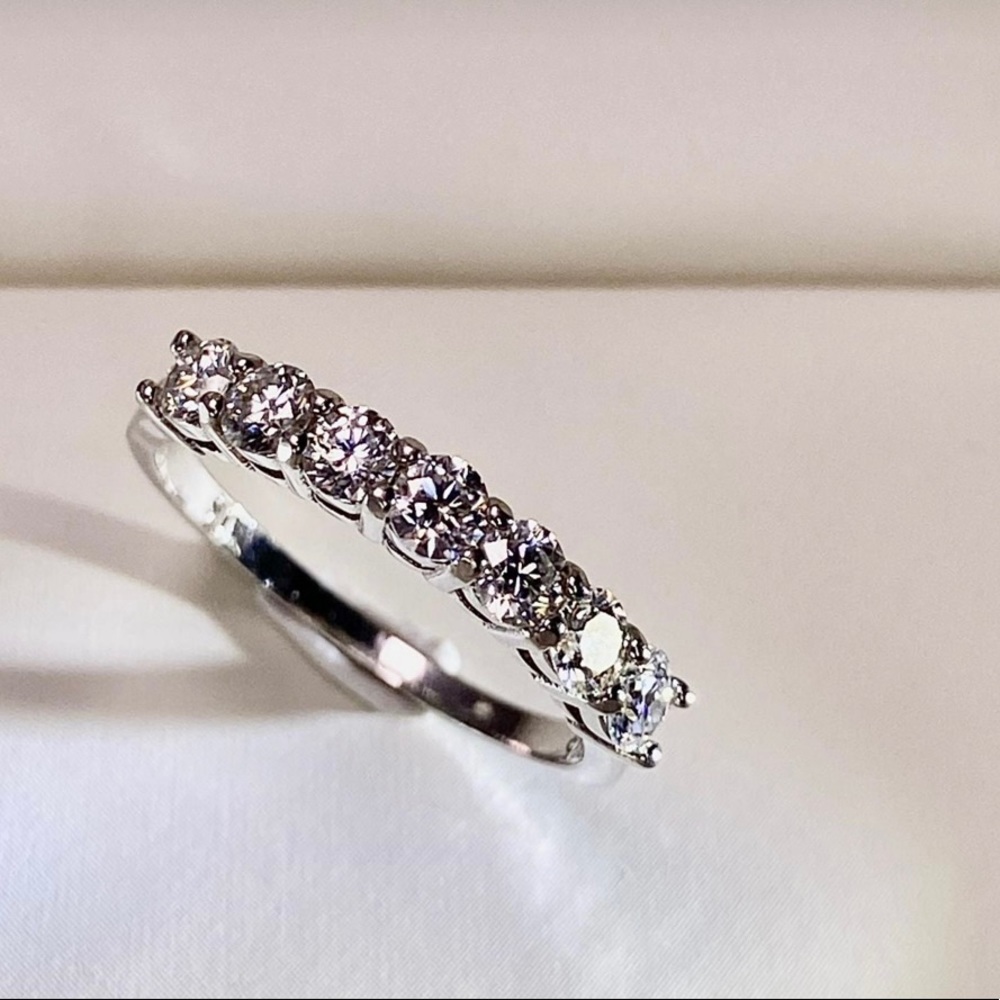 NEW Moissanite Diamond Band Ring Size 7